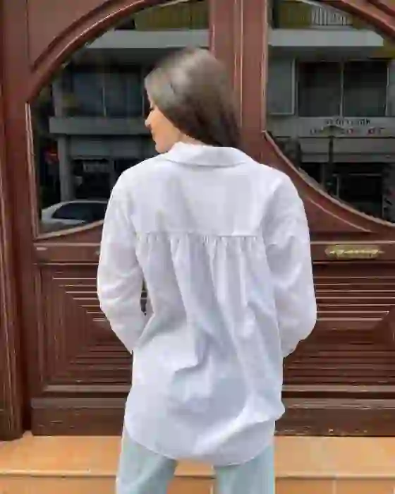 6701F0F2-4121-41BD-80DF-77BD1F010B17 Πουκαμισο Με Λεπτομεριες Στη Πλατη- Λευκο - Image 2