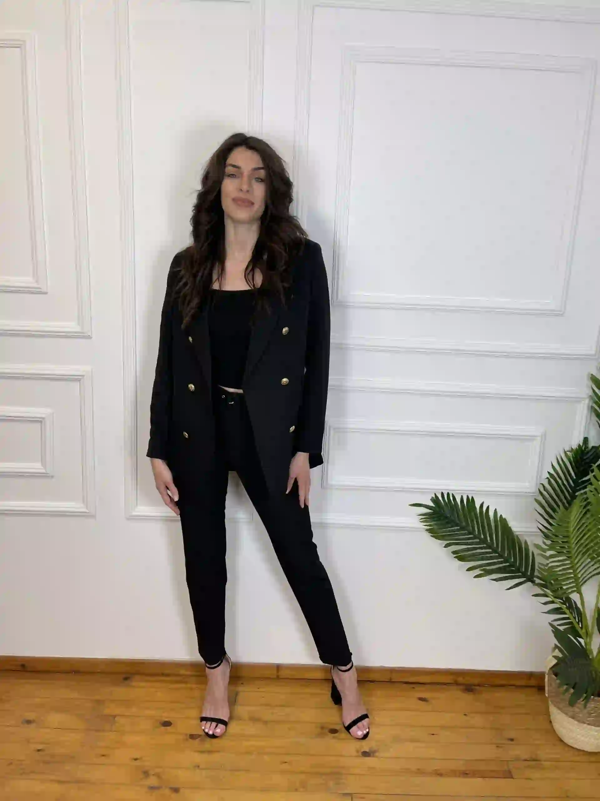 Κουστουμι με χρυσα κουμπια- Μαυρο