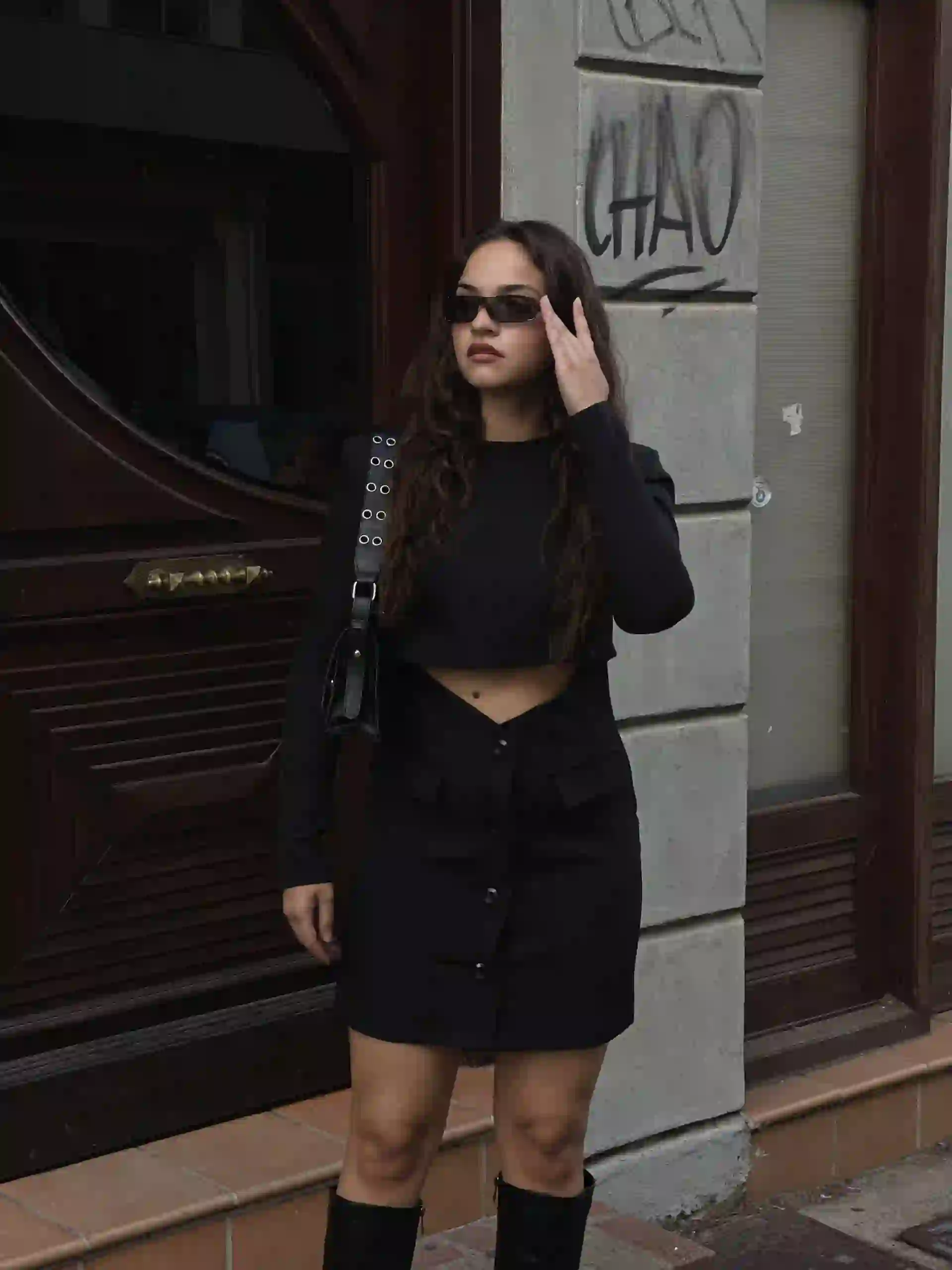 ◼️Μαύρο Φόρεμα με Cut Out και Κουμπια