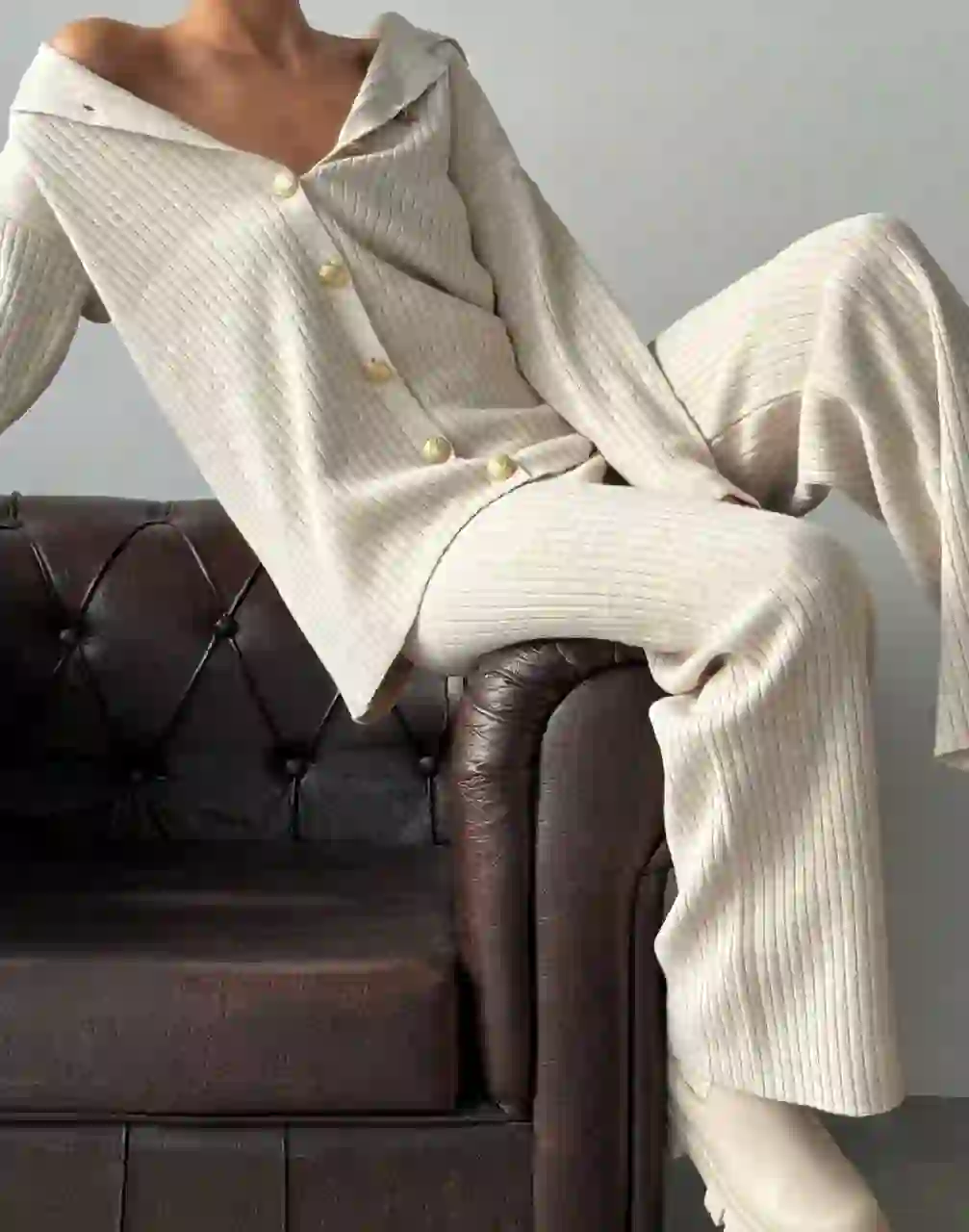 Πλεκτό Σετ Με Χρυσά Κουμπια/ Μπεζ